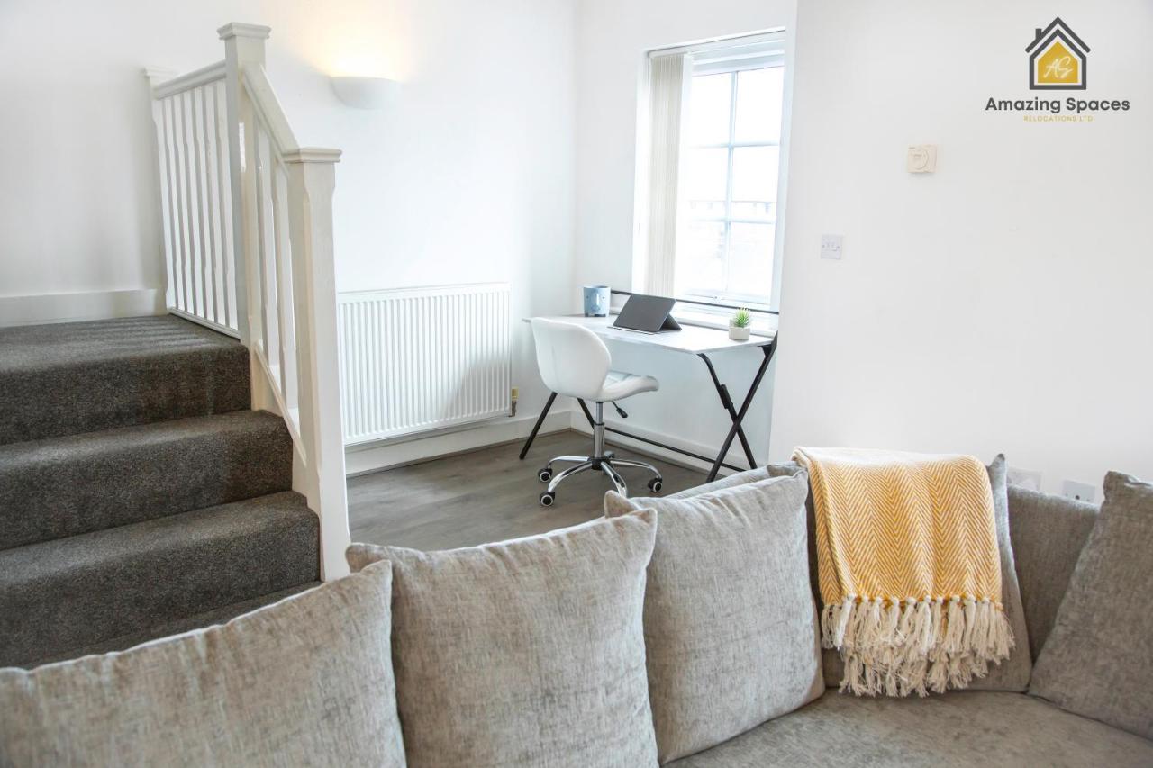 Large Unique 2 Bedroom Duplex Apartment With Private Parking & Free Wifi - Vat Qualifying By Amazing Spaces Relocations Ltd وارينغتون المظهر الخارجي الصورة