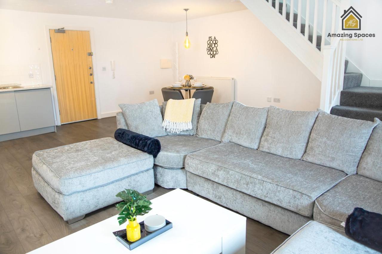 Large Unique 2 Bedroom Duplex Apartment With Private Parking & Free Wifi - Vat Qualifying By Amazing Spaces Relocations Ltd وارينغتون المظهر الخارجي الصورة